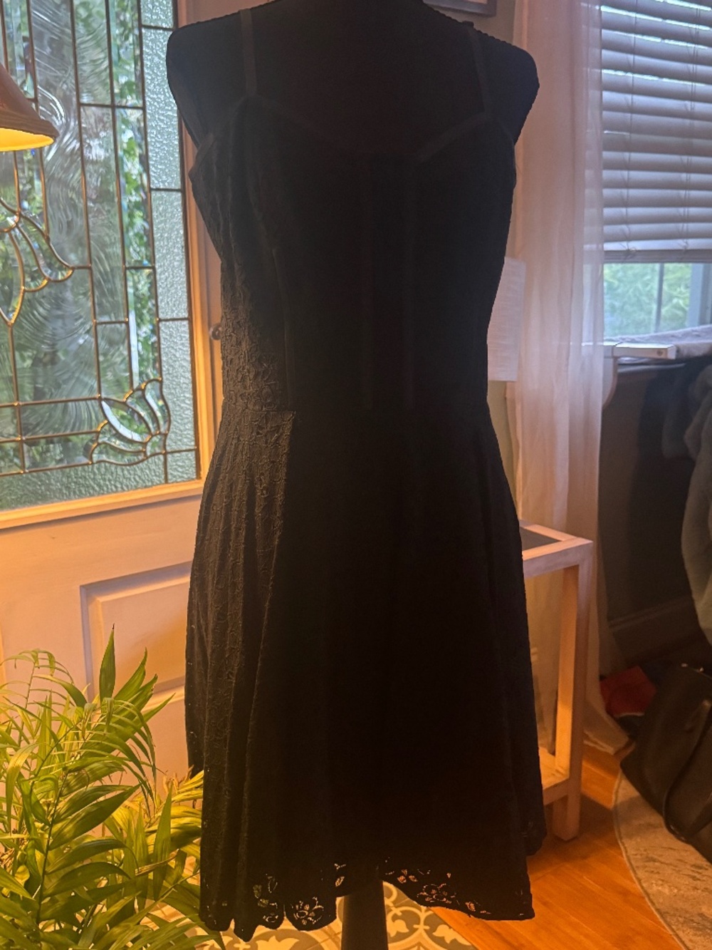 Laundry By Design Black Dress w Lace Detail and Corset like top Size 10